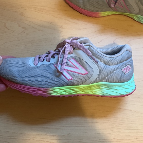 New Balance Girls Sneakers - Picture 2 of 7